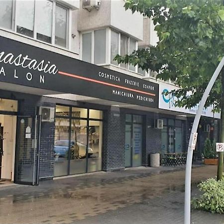 Studio Modern. Bukares Bagian luar foto