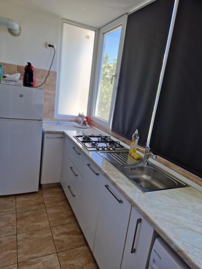 Studio Modern. Bukares Bagian luar foto