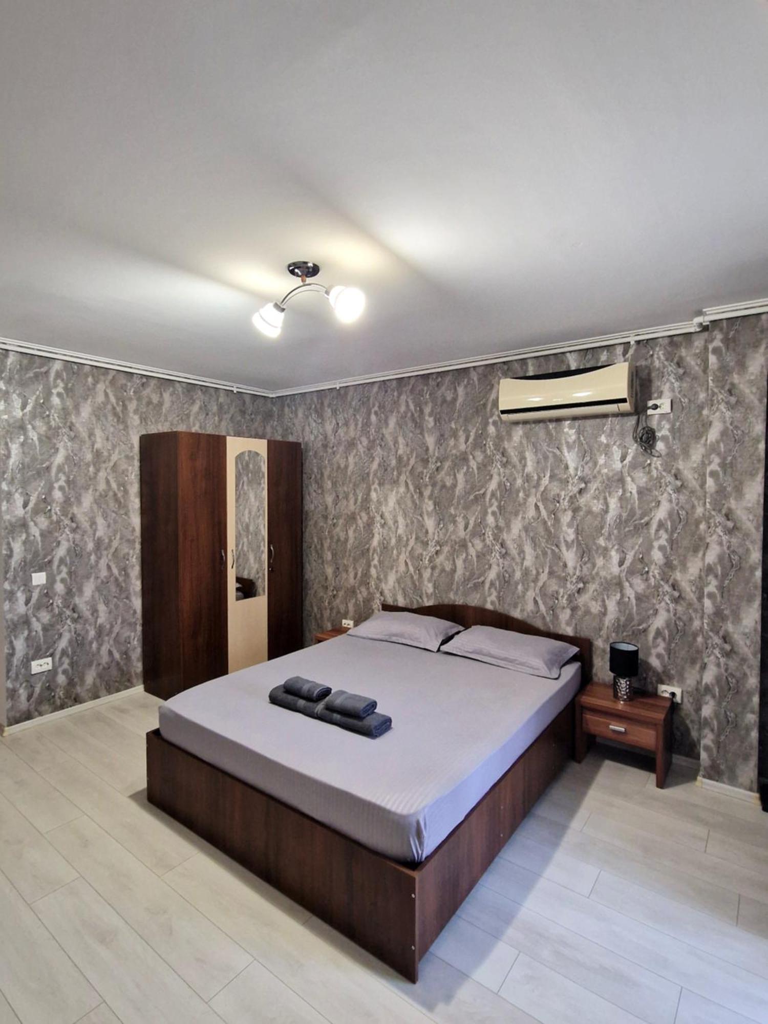 Studio Modern. Bukares Bagian luar foto