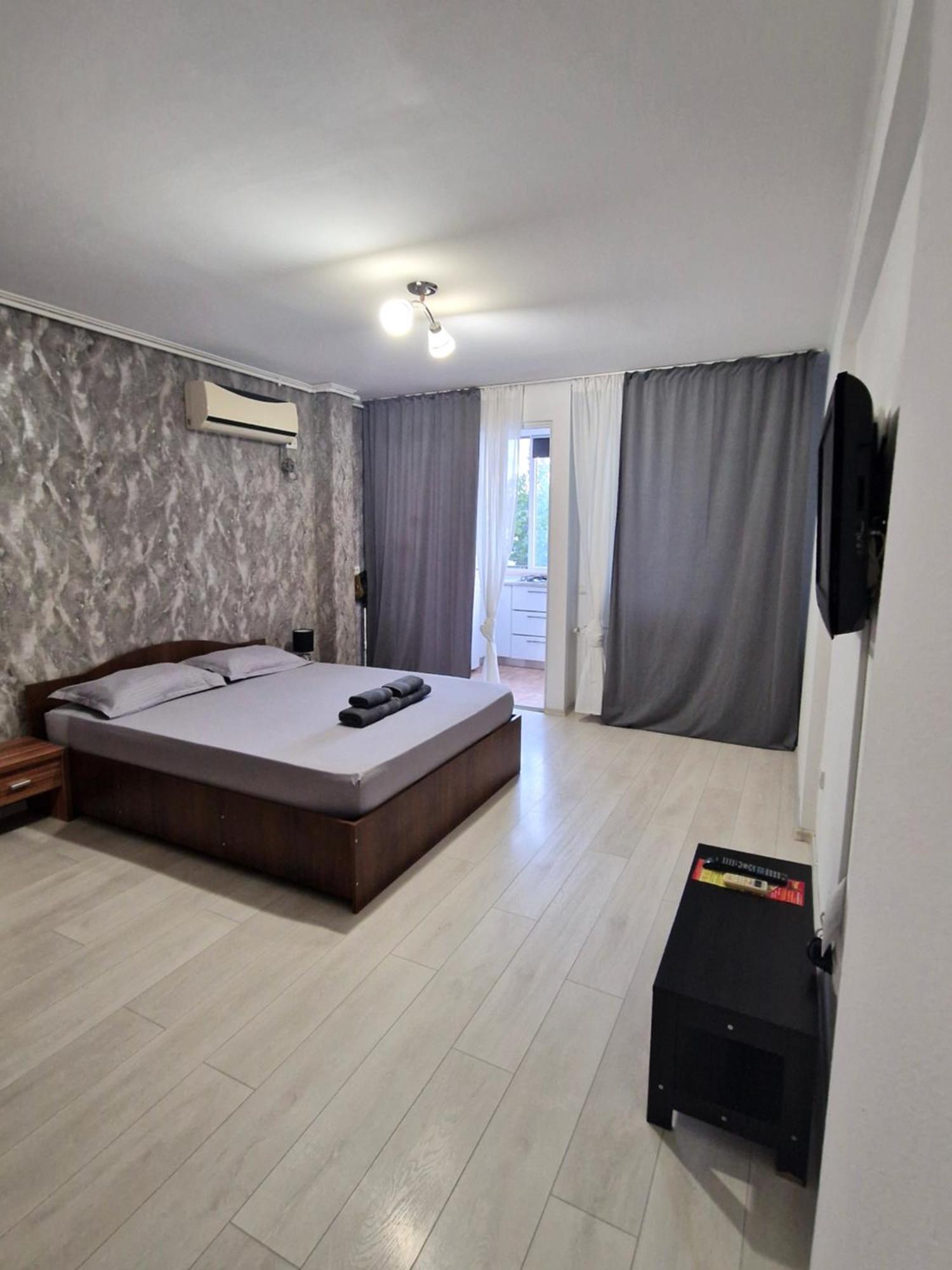 Studio Modern. Bukares Bagian luar foto